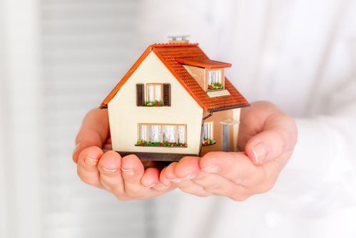 北京上海房產(chǎn)經(jīng)紀(jì)人本科占比超六成 行業(yè)專業(yè)化轉(zhuǎn)型的積極信號(hào)