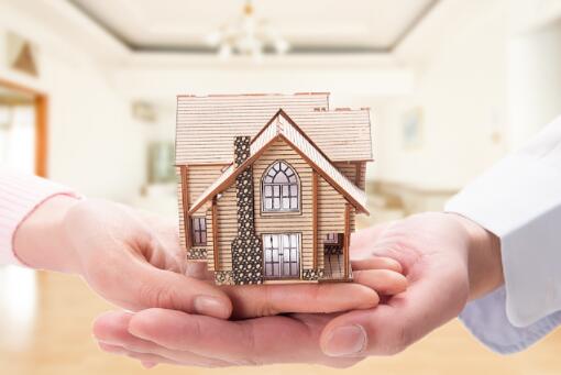 政府工作報(bào)告首提“長租房” 政策引領(lǐng)下的發(fā)展路徑與未來趨勢